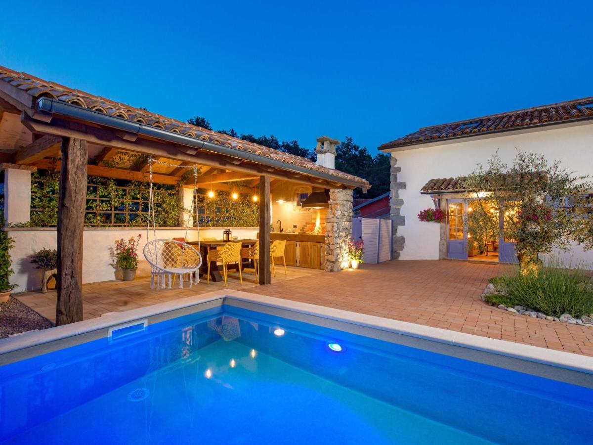 Holiday Home Villa Antonio Jurdani Exterior foto