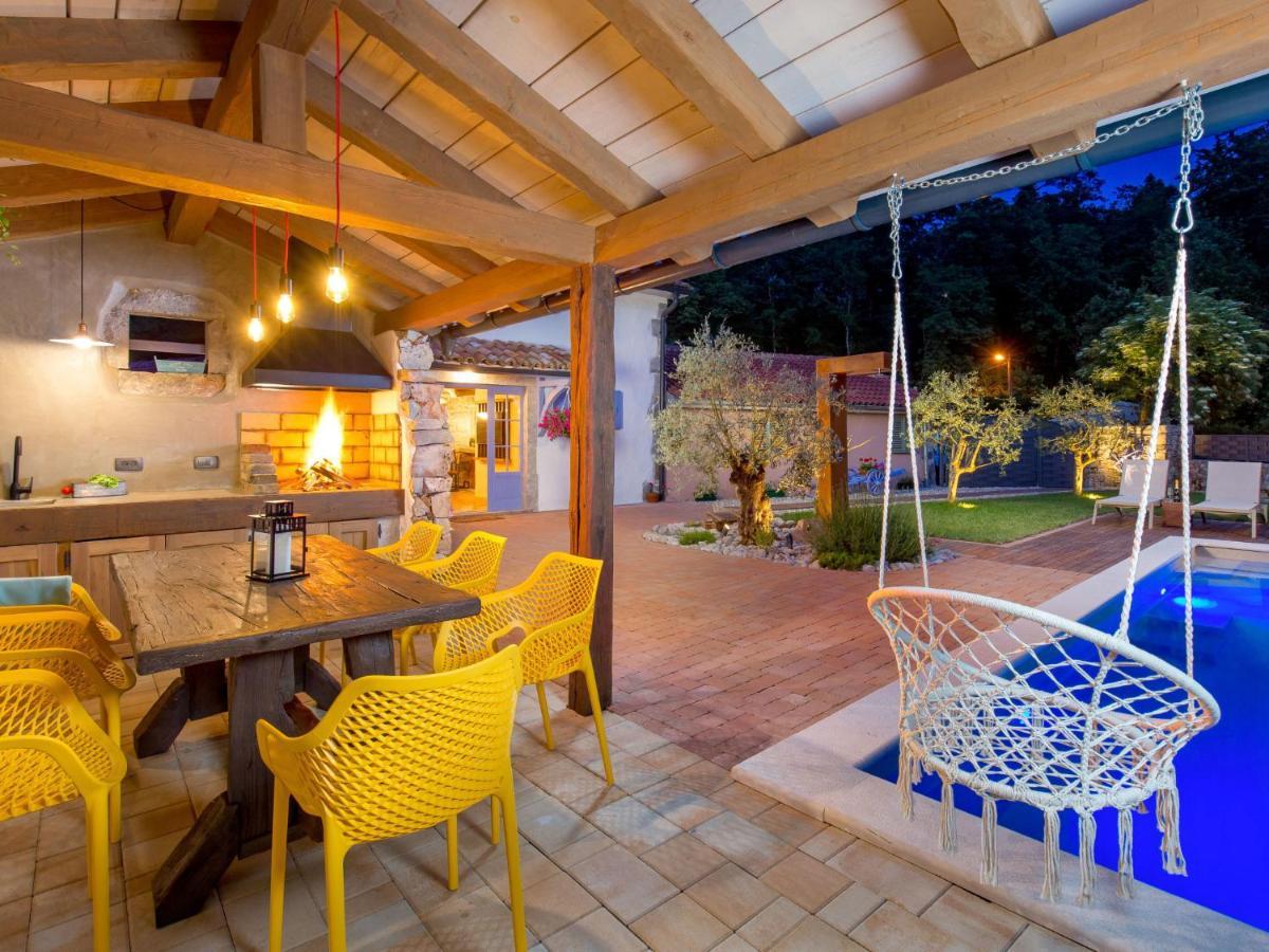Holiday Home Villa Antonio Jurdani Exterior foto