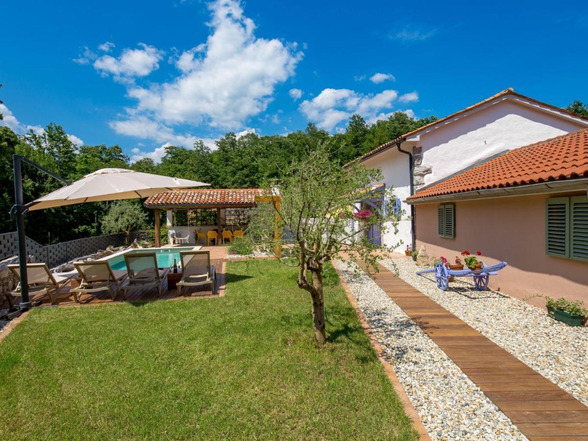 Holiday Home Villa Antonio Jurdani Exterior foto